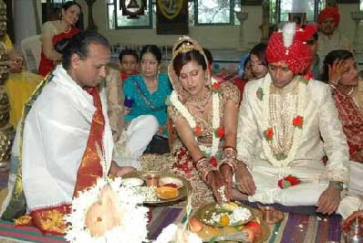 Indian Celebrities Pictures on Indian Celebrities Wedding Gallery   View Slide Show Of Manoj Bohra