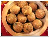 Besan ke ladoo