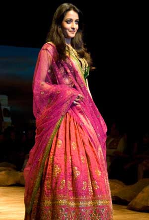 Raima Sen In Ritu Kumar's Collection 