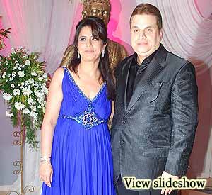 Celebs At Taurani's Wedding Anniversary